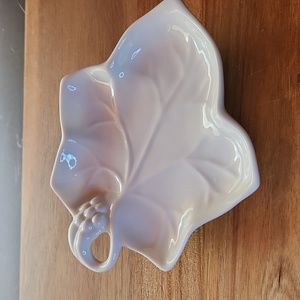 Lillian Vernon LEAF 87 Glossy White Porcelain Trinket or Ring Dish